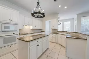 1404 Clearwater Ct, Grapevine, TX 76051 - Photo 14