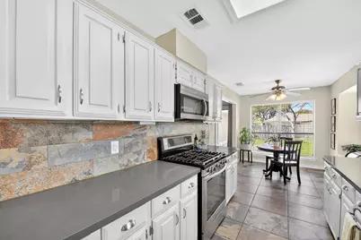 2621 Winterlake Drive, Carrollton, TX 75006 - Photo 10