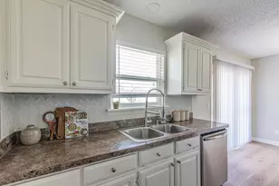 131 Sierra Ct, Glenn Heights, TX 75154 - Photo 12