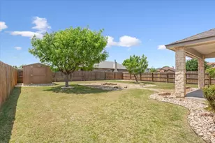 9448 Centennial Dr, Waco, TX 76708 - Photo 8