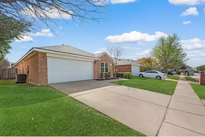 8136 Fleetwing Trail, Fort Worth, TX 76131 - Photo 2