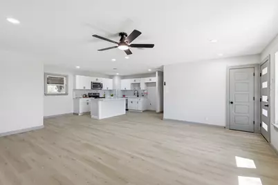 1207 Glynn Oaks Drive, Arlington, TX 76010 - Photo 2