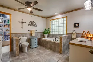 292 Pam Dr, Chico, TX 76431 - Photo 14