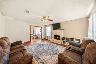 405 Roan Ln, Red Oak, TX 75154 - Photo 4