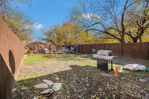 406 Dawson Cir, Grand Prairie, TX 75051 - Photo 24