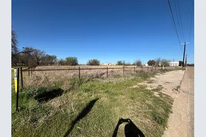 302 N Park Street, Granbury, TX 76048 - Photo 1