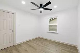 8442 Campanella Dr, Dallas, TX 75243 - Photo 14