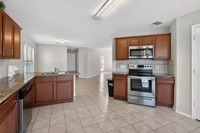 2256 Spring Hollow Dr, Lancaster, TX 75134 - Photo 10