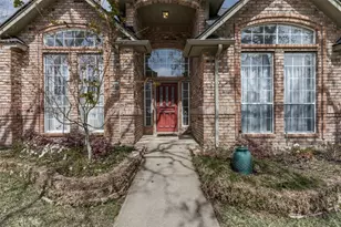 923 Holly Hills Ct, Keller, TX 76248 - Photo 2