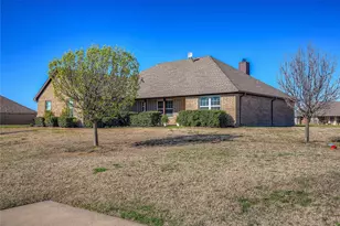 515 Hubbard Cir, Nevada, TX 75173 - Photo 2