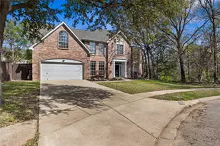 2504 Springhill Dr, Grapevine, TX 76051 - Photo 2