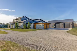 2687 N Trinity St, Decatur, TX 76234 - Photo 2