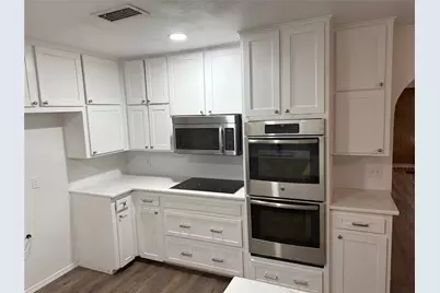 520 Baker Drive, Hurst, TX 76054 - Photo 8