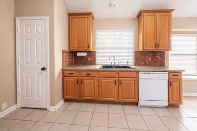 2516 Fairway View Drive, Burleson, TX 76028 - Photo 6