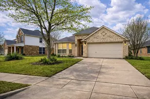 2516 Fairway View Dr, Burleson, TX 76028 - Photo 1