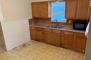 810 W Lamar St, McKinney, TX 75069 - Photo 4