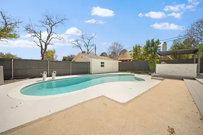 2619 Peninsula Drive, Grapevine, TX 76051 - Photo 32