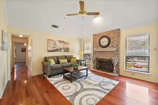 2207 Hunter View Ct, Arlington, TX 76013 - Photo 4