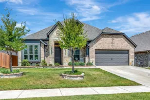 324 Sugar Creek Ln, Saginaw, TX 76131 - Photo 2