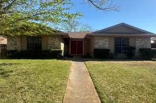 2736 Meadow Harvest Ln, Dallas, TX 75237 - Photo 14