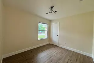 1153 Tracy Ln, Lancaster, TX 75134 - Photo 6