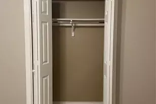 2111 W Pearl St, Granbury, TX 76048 - Photo 10