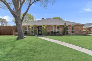 204 Willowcrest Dr, Garland, TX 75040 - Photo 1