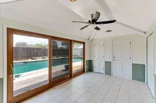 204 Willowcrest Dr, Garland, TX 75040 - Photo 16