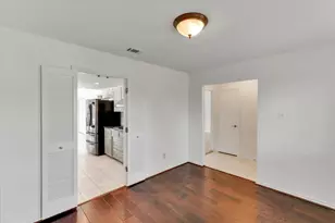 204 Willowcrest Dr, Garland, TX 75040 - Photo 6