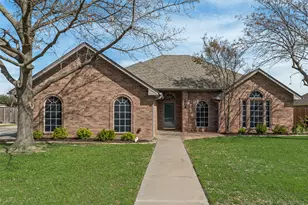 604 Cedar Dr, Pilot Point, TX 76258 - Photo 2