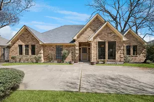 2010 Oak Trail Dr, Rowlett, TX 75088 - Photo 1