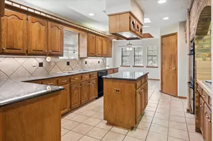 2010 Oak Trail Dr, Rowlett, TX 75088 - Photo 12