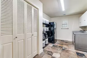 4558 Shady Hill Dr, Dallas, TX 75229 - Photo 14