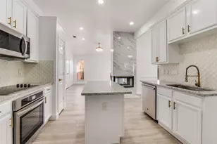 322 E Hillcroft Dr, Duncanville, TX 75137 - Photo 12
