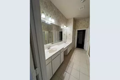 1803 E Branch Hollow Drive, Carrollton, TX 75007 - Photo 16