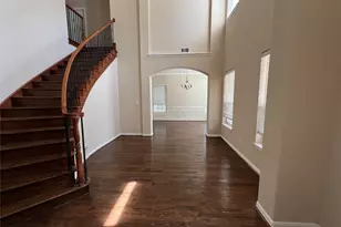 1803 E Branch Hollow Dr, Carrollton, TX 75007 - Photo 4