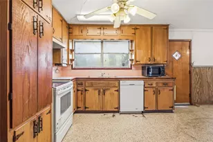 3557 Montreal Cir, Haltom City, TX 76117 - Photo 8