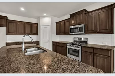 409 Oakbluff Drive, Denton, TX 76210 - Photo 10