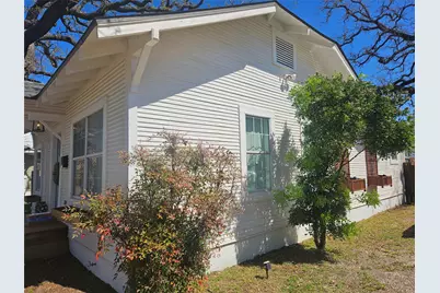 704 Avenue J, Brownwood, TX 76801 - Photo 2