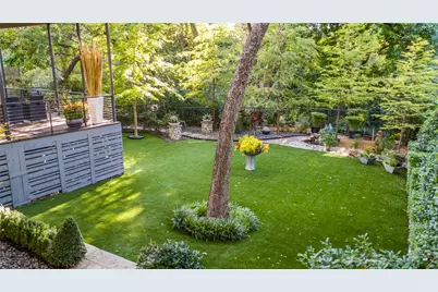 645 Kessler Reserve Court, Dallas, TX 75208 - Photo 32