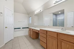 6917 Club Creek Dr, Fort Worth, TX 76137 - Photo 22