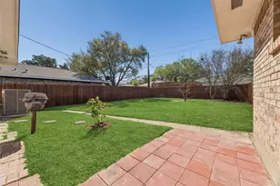 9320 Whitehurst Dr, Dallas, TX 75243 - Photo 24