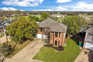 723 Keessee Dr, Cedar Hill, TX 75104 - Photo 4