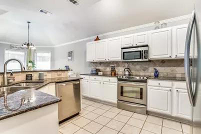 615 Delores Drive, Grand Prairie, TX 75052 - Photo 16