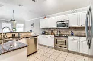 615 Delores Dr, Grand Prairie, TX 75052 - Photo 16