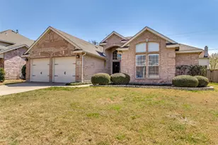 615 Delores Dr, Grand Prairie, TX 75052 - Photo 2