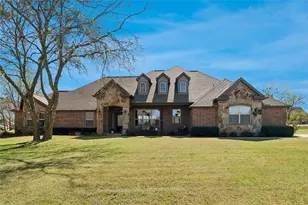 82 Forest Hills Cir, Gunter, TX 75058 - Photo 1