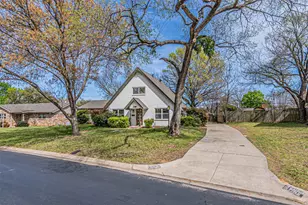 1160 Harrison Ln, Hurst, TX 76053 - Photo 4