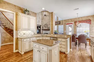 705 Crown Ct, Keller, TX 76248 - Photo 8