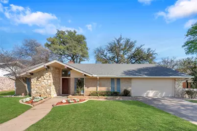 224 Plainview Drive, Hurst, TX 76054 - Photo 2